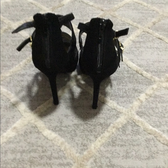 Pumps - Picture 3 of 4